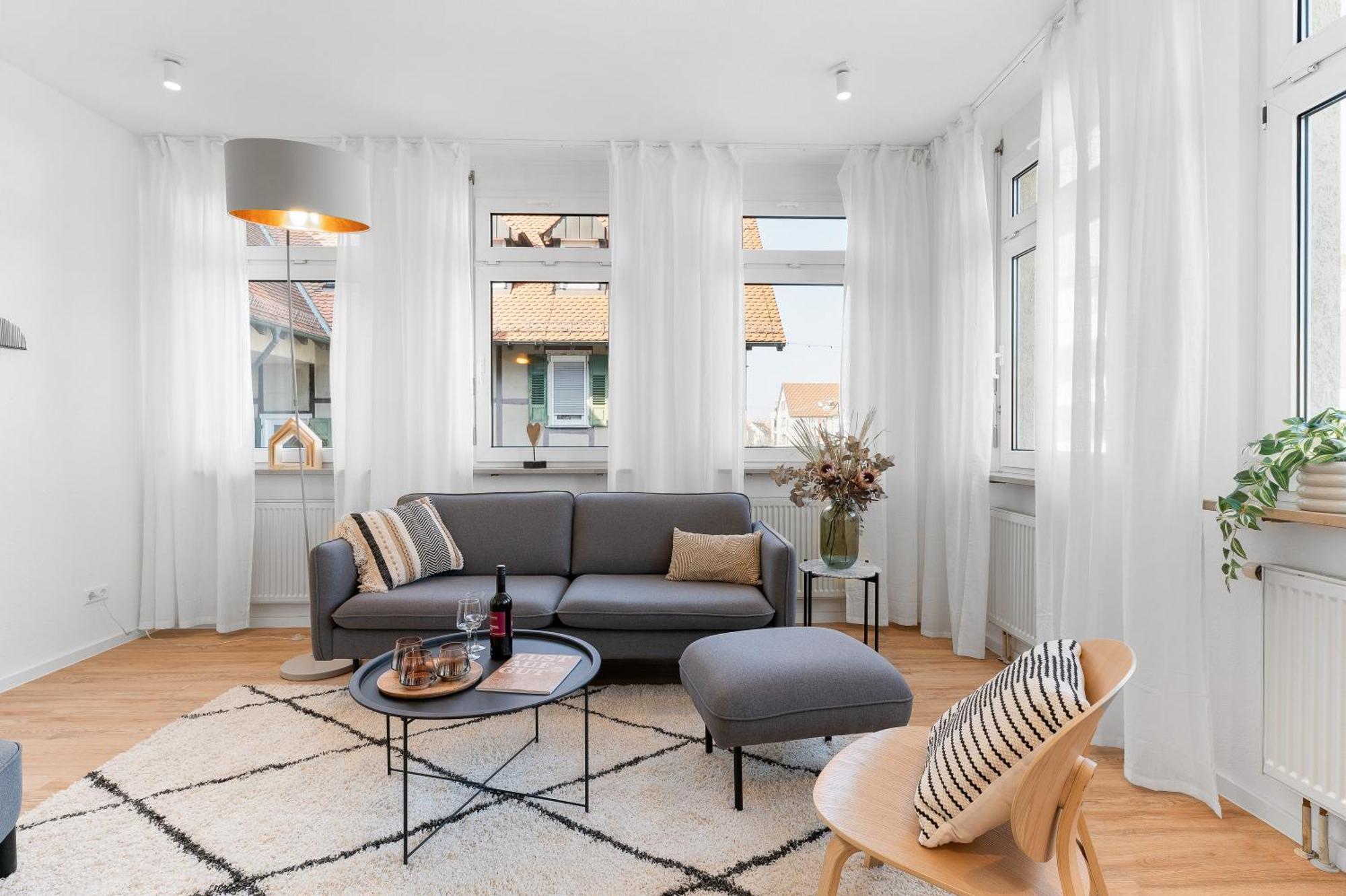 Helle Zentrumsnahe Familienfreundliche Ferienwohnung 펠바흐 외부 사진
